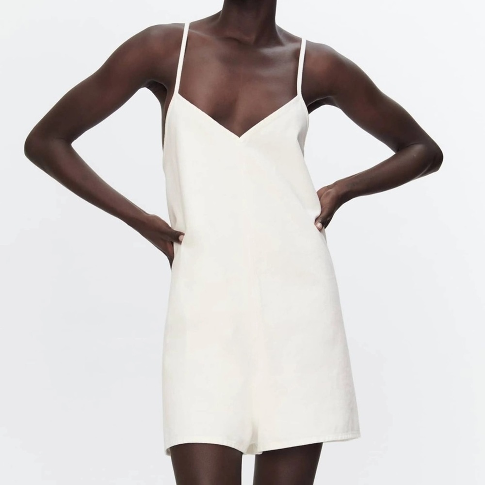 Zara - White Romper. Never Worn. Size XS